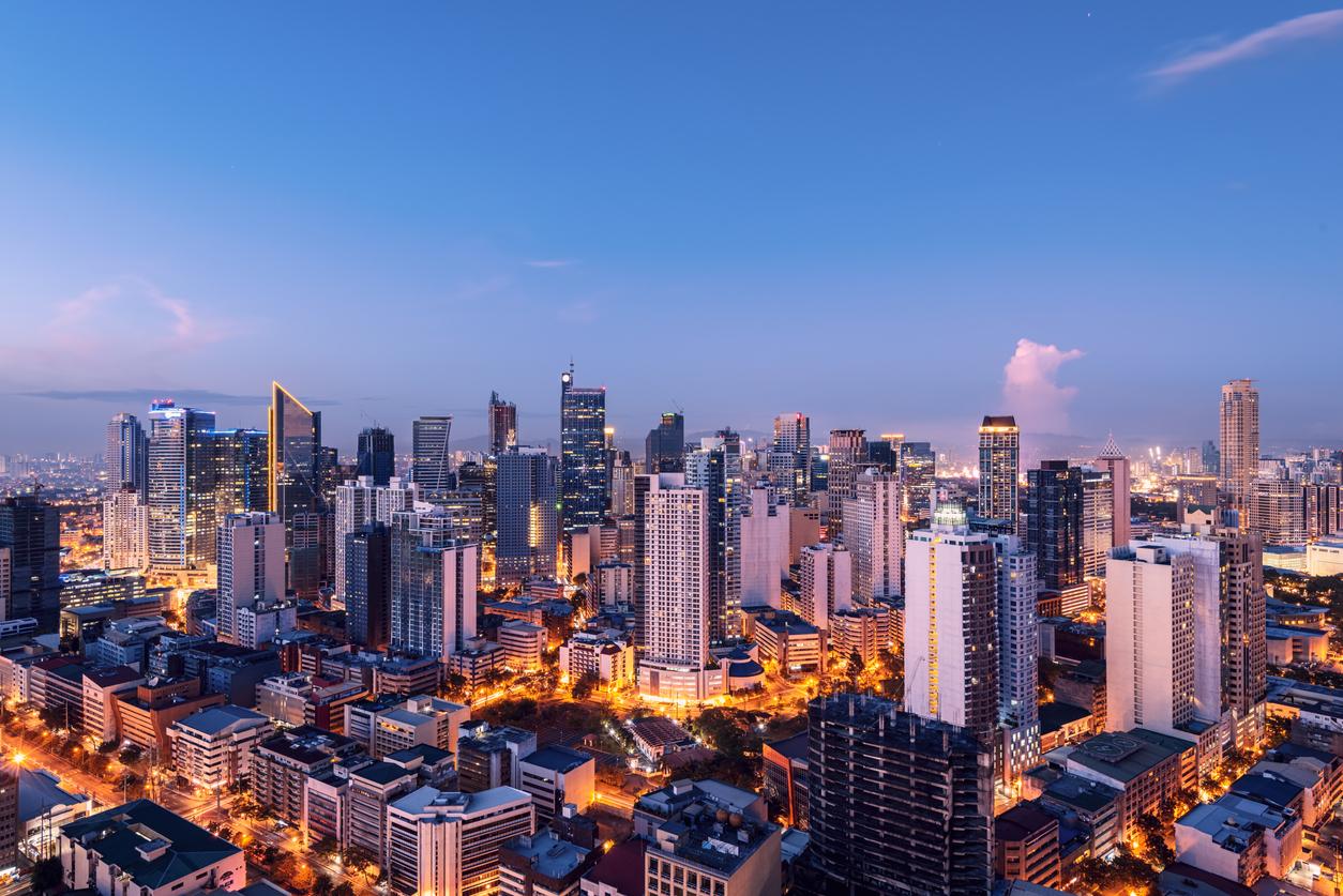 Use a Philippines PEO to hire and pay employees in the Philippines without a legal entity